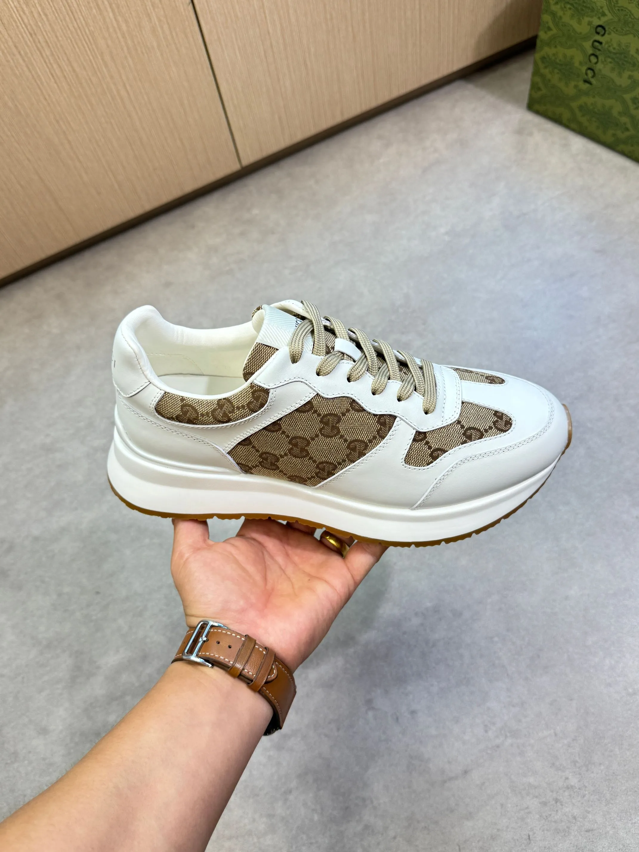 Men's shoes 💰800 [Gucci] Gucci - High-end quality original single casual sports shoes - Upper: 🔝 Nappa calfskin, brand totem cloth, tongue cloth label, heel silk screen brand LOGO - Lining: water-dyed cowhide - Outsole: ultra-light T men's shoes 💰U·Rubber; two-color molded outsole -Super high quality control·Fine workmanship: highlighted (high-end·luxury·grade) -Size :38-44 (45, can be customized)·GC0372